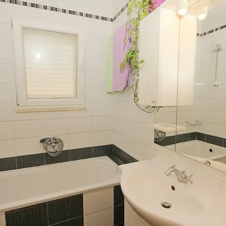 Ivana * 马卡尔斯卡